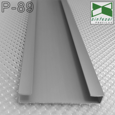 Накладний алюмінієвий плінтус прямокутної форми Sintezal P-89, H=60mm.